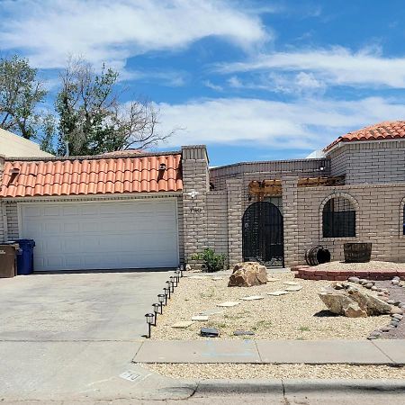 The Ritz Spa Sanctuary Hot Tub/Patio/Fam/Pet Las Cruces Exterior foto