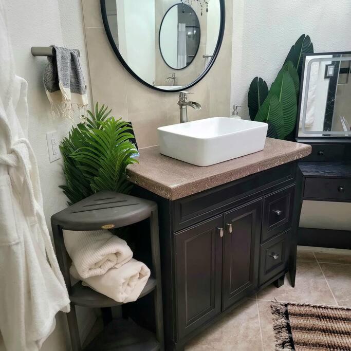The Ritz Spa Sanctuary Hot Tub/Patio/Fam/Pet Las Cruces Exterior foto